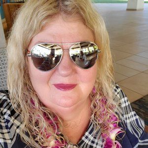 Meet your Posher, Sandi